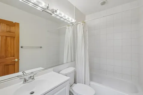 1133 West Cornelia Avenue Chicago IL 60657