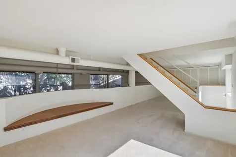 1133 West Cornelia Avenue Chicago IL 60657