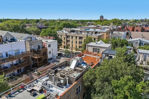 1133 West Cornelia Avenue Chicago IL 60657