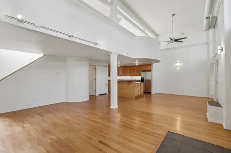 1133 West Cornelia Avenue Chicago IL 60657