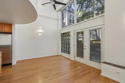1133 West Cornelia Avenue Chicago IL 60657