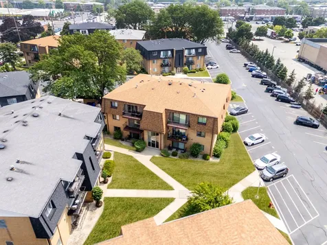 4827 West 109th Street Oak Lawn IL 60453