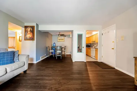4827 West 109th Street Oak Lawn IL 60453