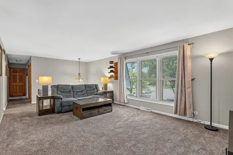 4 Devon Court Bolingbrook IL 60440