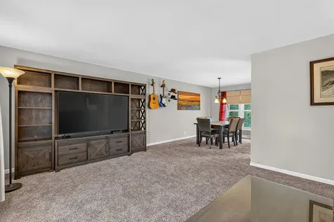 4 Devon Court Bolingbrook IL 60440