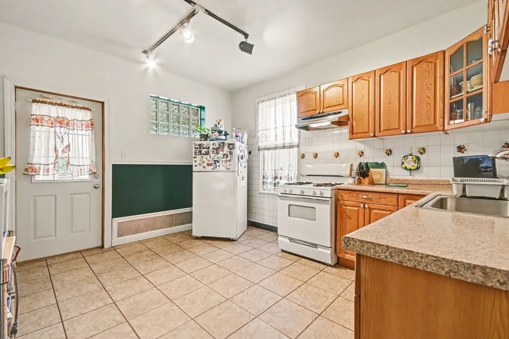 5171 West Bloomingdale Avenue Chicago IL 60639