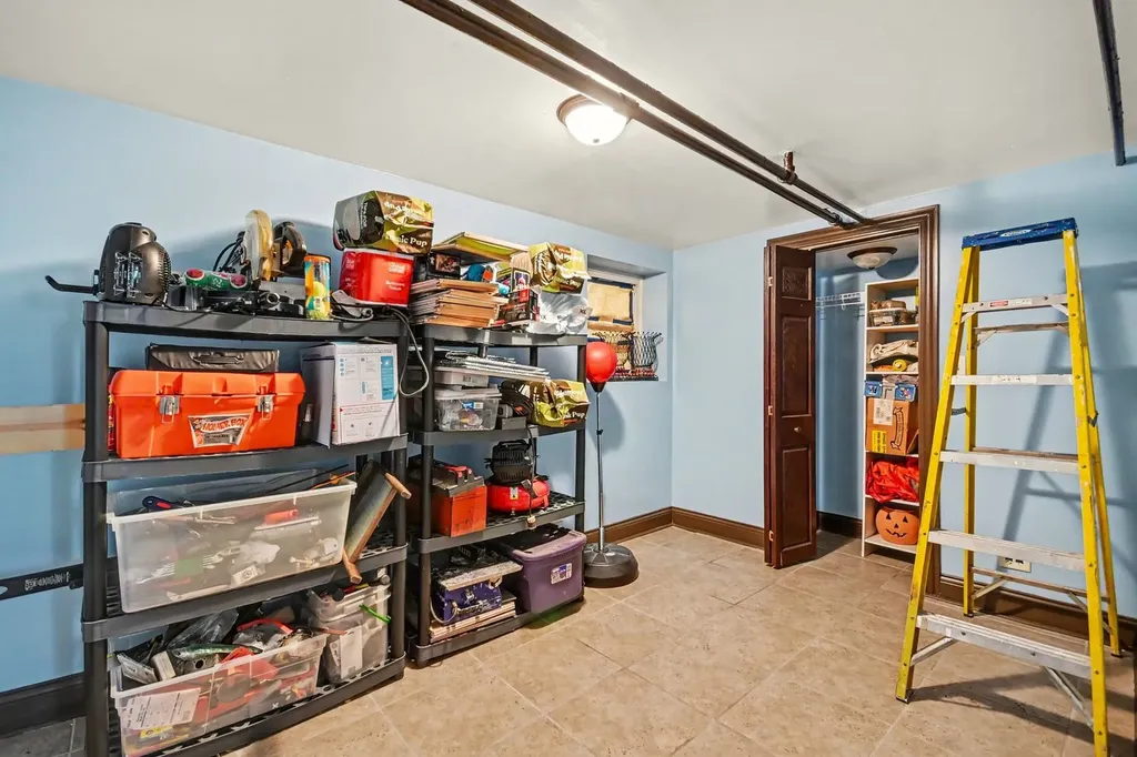 5171 West Bloomingdale Avenue Chicago IL 60639