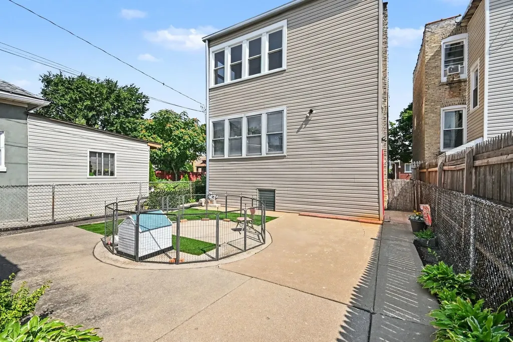 5171 West Bloomingdale Avenue Chicago IL 60639