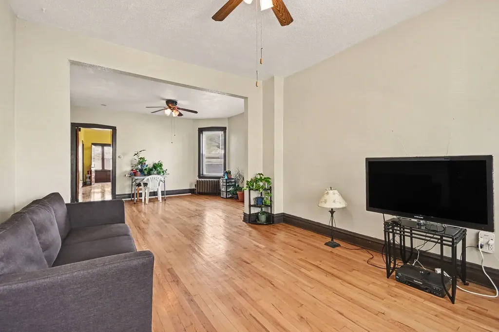 5171 West Bloomingdale Avenue Chicago IL 60639