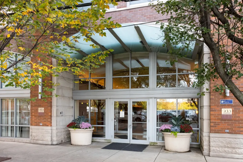 933 West Van Buren Street Chicago IL 60607