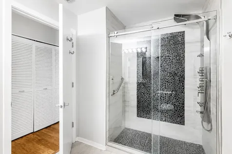 933 West Van Buren Street Chicago IL 60607