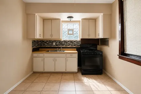 1528 East 74th Place Chicago IL 60619