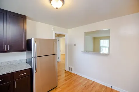 4262 West Nelson Street Chicago IL 60641