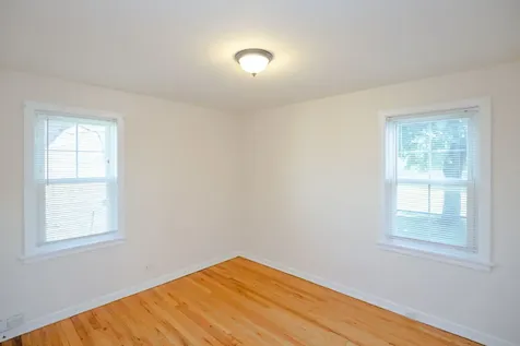 4262 West Nelson Street Chicago IL 60641