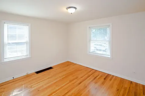 4262 West Nelson Street Chicago IL 60641