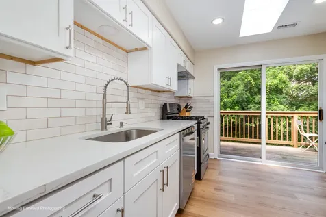 16 West Fern Court Palatine IL 60067