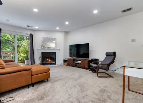 16 West Fern Court Palatine IL 60067