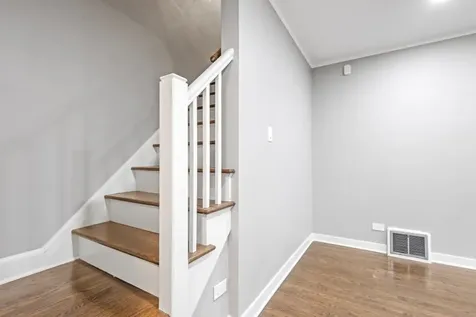 10231 South Rhodes Avenue Chicago IL 60628