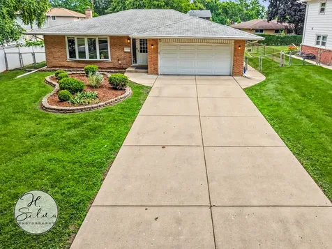 4402 Sycamore Lane Rolling Meadows IL 60008