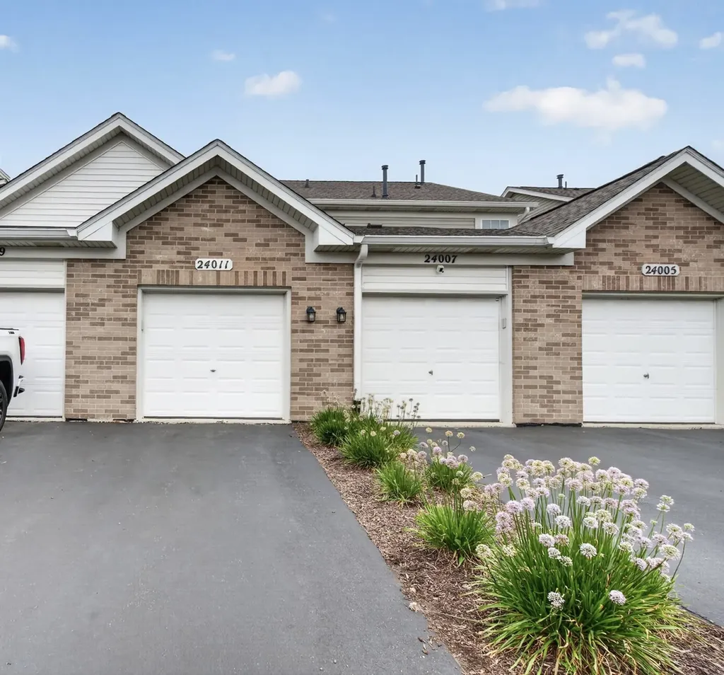 24011 Pear Tree Circle Plainfield IL 60585