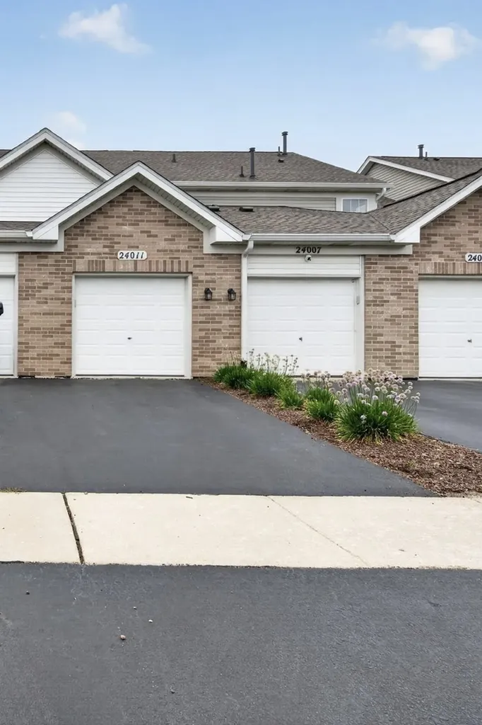 24011 Pear Tree Circle Plainfield IL 60585