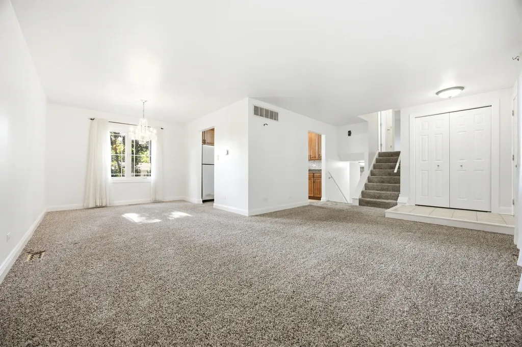 8016 Geneva Street Woodridge IL 60517