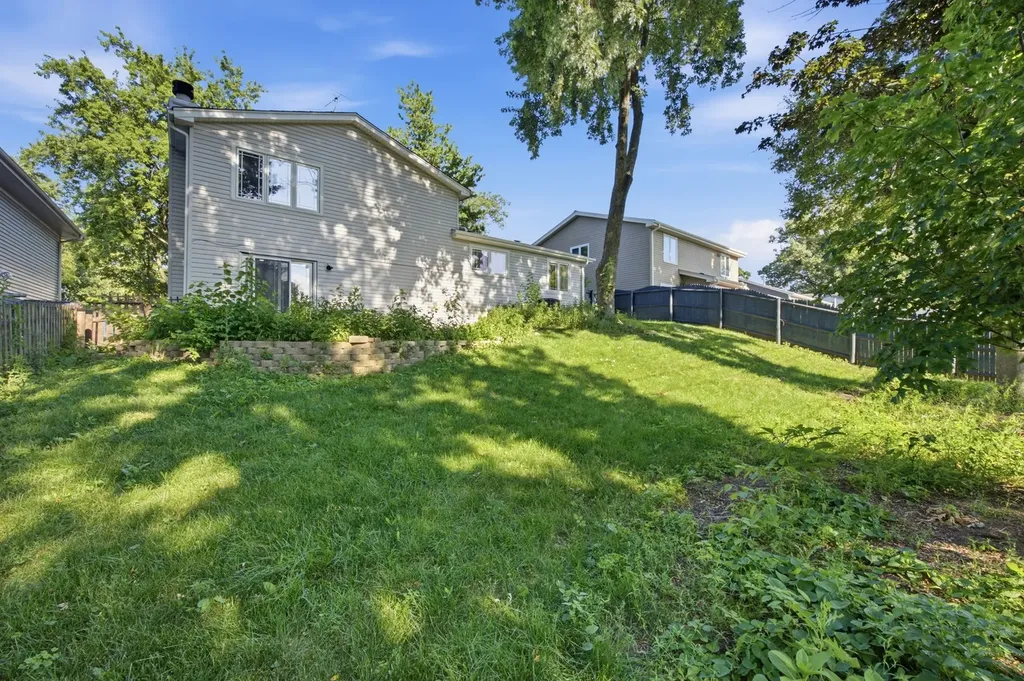 8016 Geneva Street Woodridge IL 60517