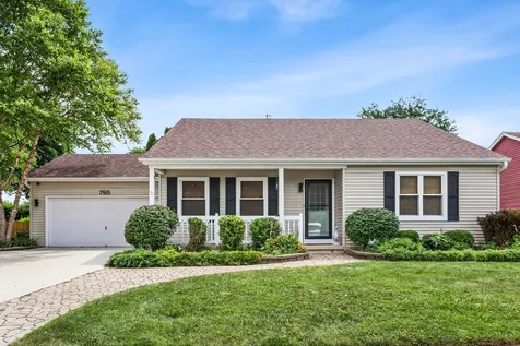 795 Springhill Court Elgin IL 60120