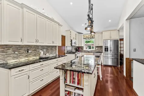 795 Springhill Court Elgin IL 60120