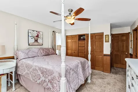 795 Springhill Court Elgin IL 60120