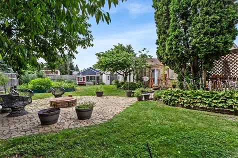 795 Springhill Court Elgin IL 60120