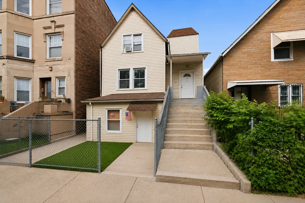 8914 South Exchange Avenue Chicago IL 60617