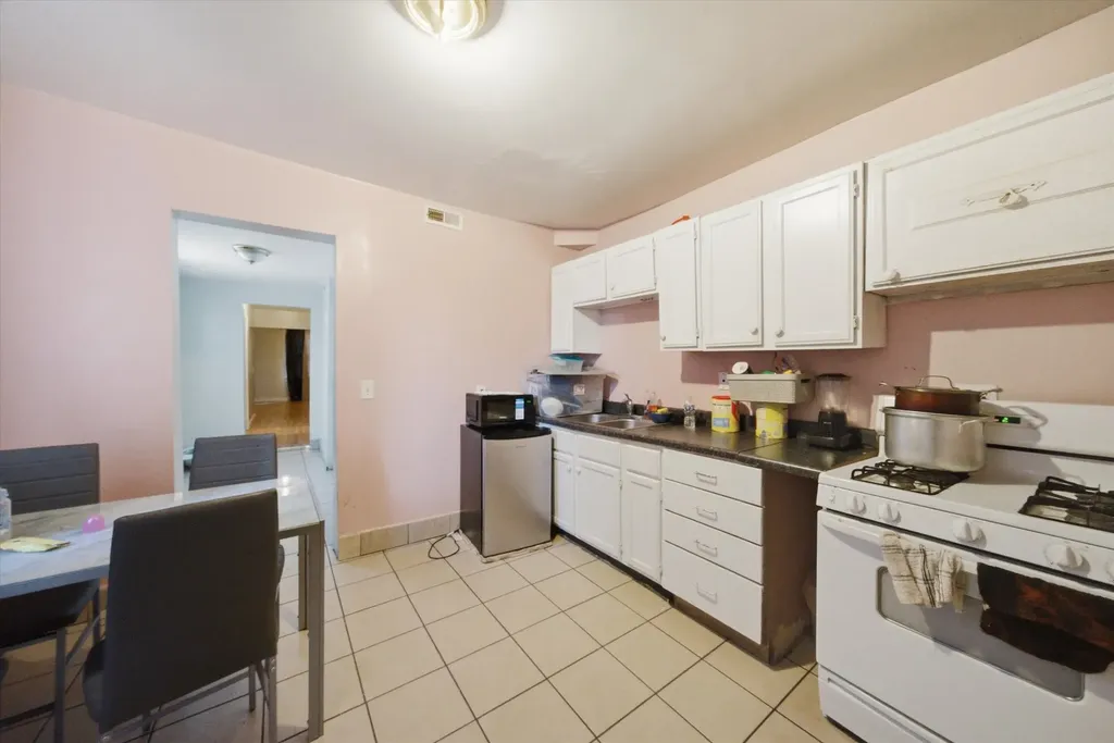 8914 South Exchange Avenue Chicago IL 60617