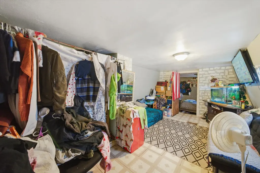 8914 South Exchange Avenue Chicago IL 60617