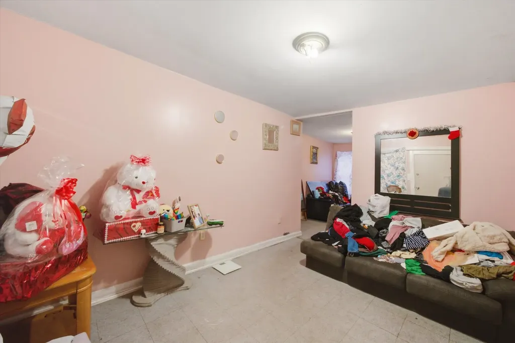 8914 South Exchange Avenue Chicago IL 60617