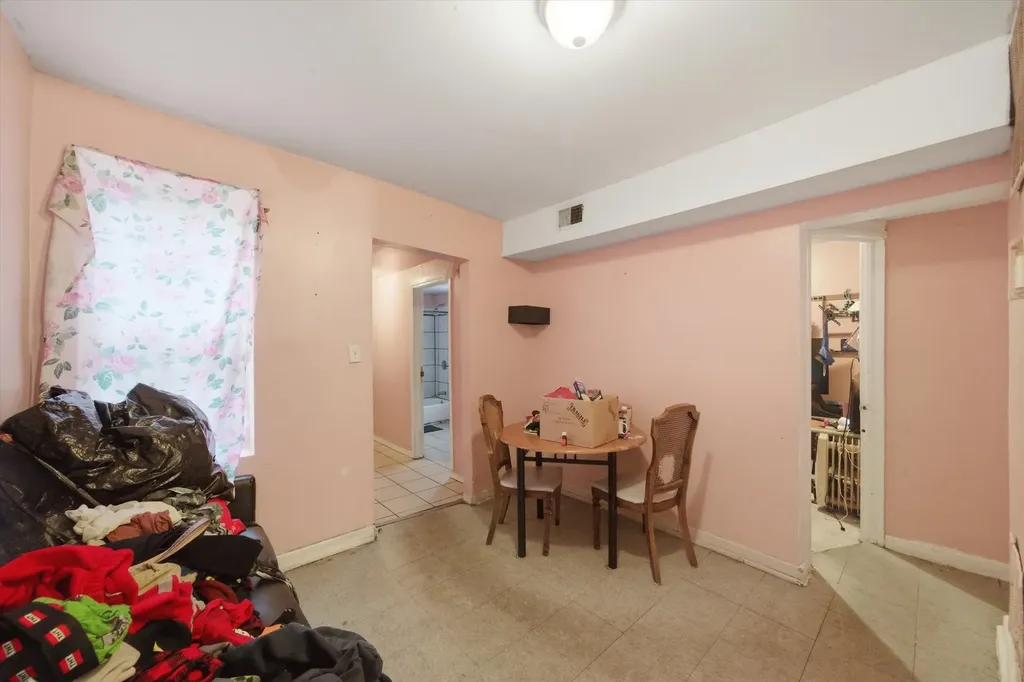 8914 South Exchange Avenue Chicago IL 60617