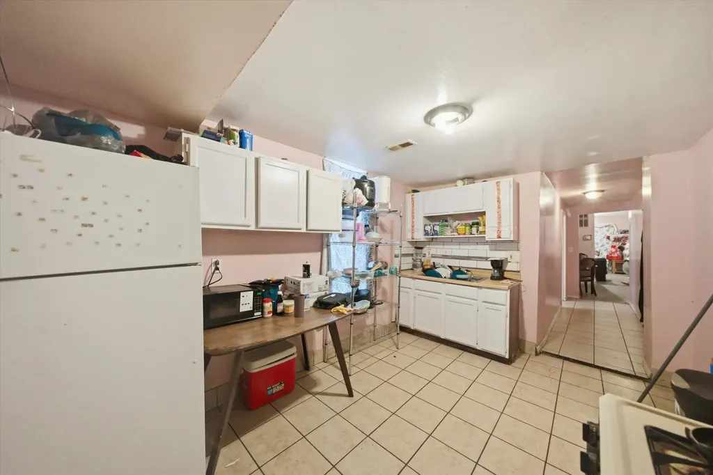 8914 South Exchange Avenue Chicago IL 60617
