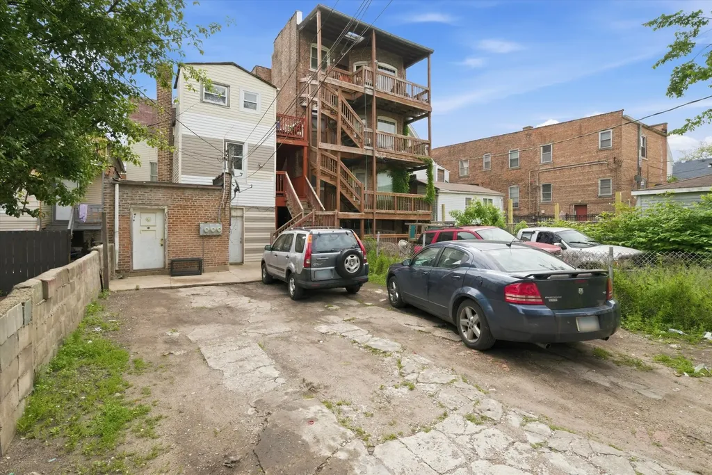 8914 South Exchange Avenue Chicago IL 60617