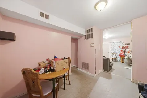 8914 South Exchange Avenue Chicago IL 60617