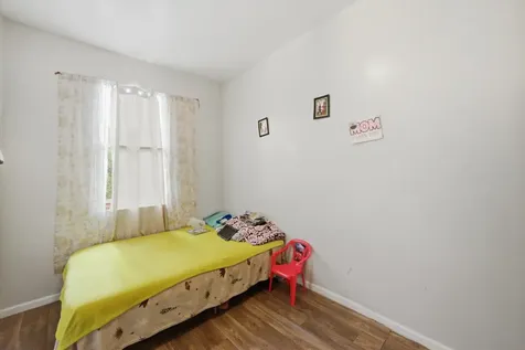 8914 South Exchange Avenue Chicago IL 60617