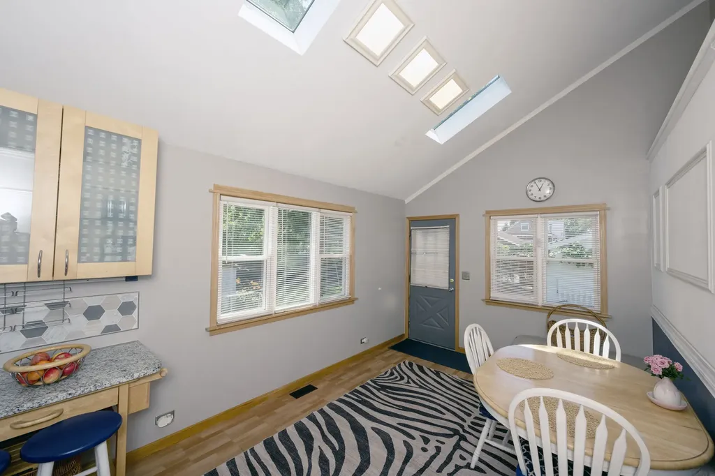 3936 North Oconto Avenue Chicago IL 60634