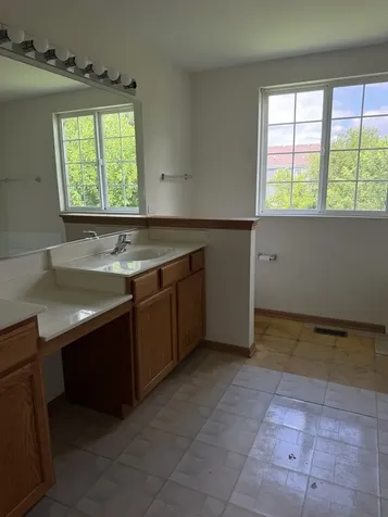 1110 Symphony Drive Aurora IL 60504