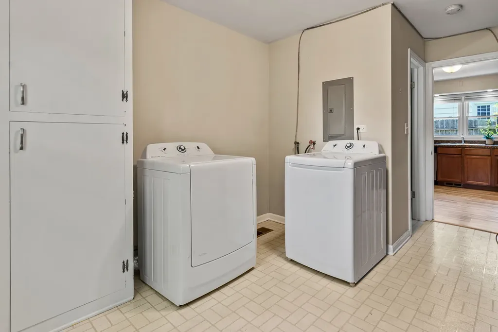 1514 North Washington Street Wheaton IL 60187