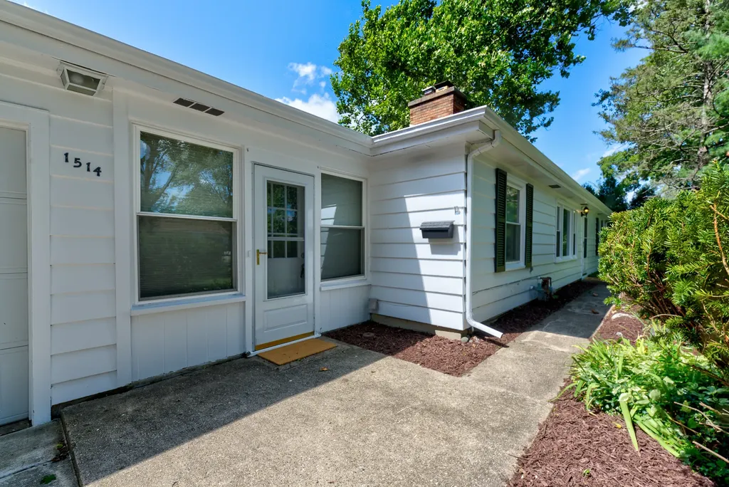 1514 North Washington Street Wheaton IL 60187