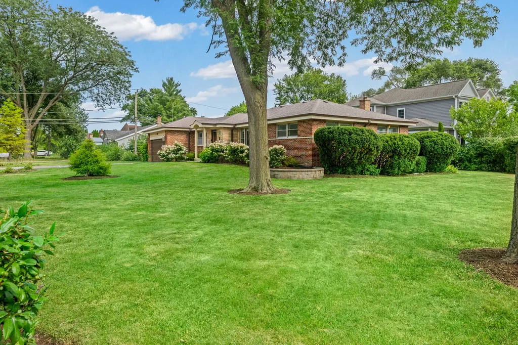 1120 Manor Drive Wilmette IL 60091