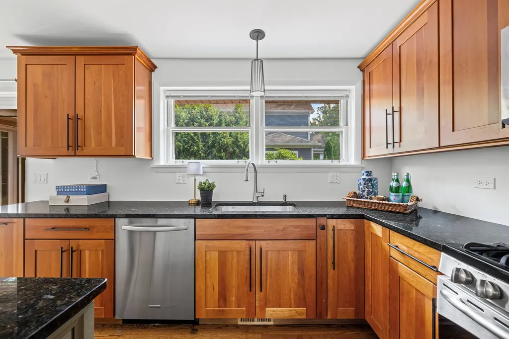 1120 Manor Drive Wilmette IL 60091