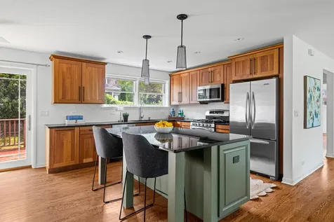 1120 Manor Drive Wilmette IL 60091