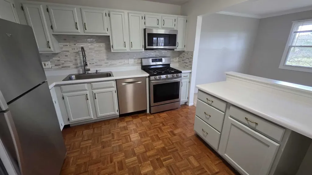 311 Glasgow Lane Schaumburg IL 60194