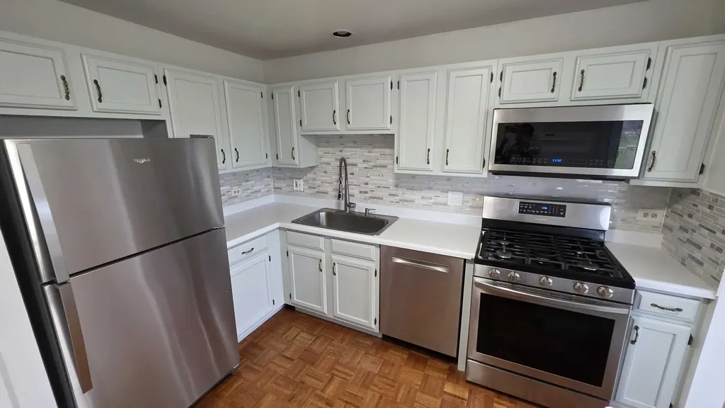 311 Glasgow Lane Schaumburg IL 60194