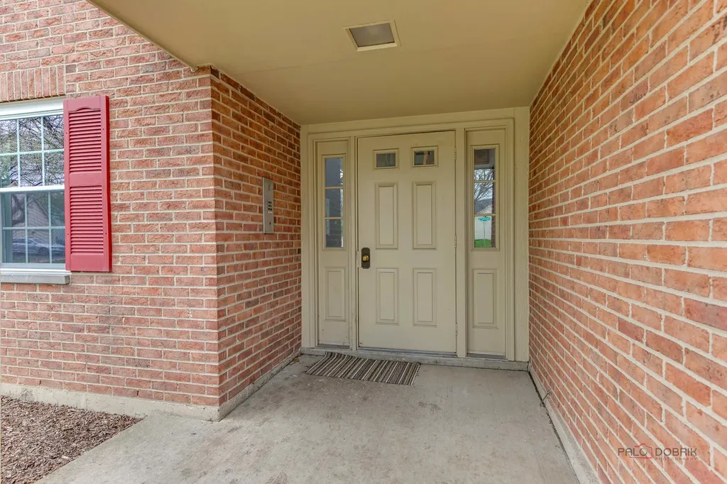 311 Glasgow Lane Schaumburg IL 60194